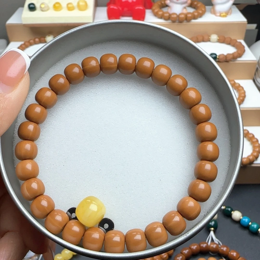 猴头核桃吊坠8.5左右老型+配饰蜡10