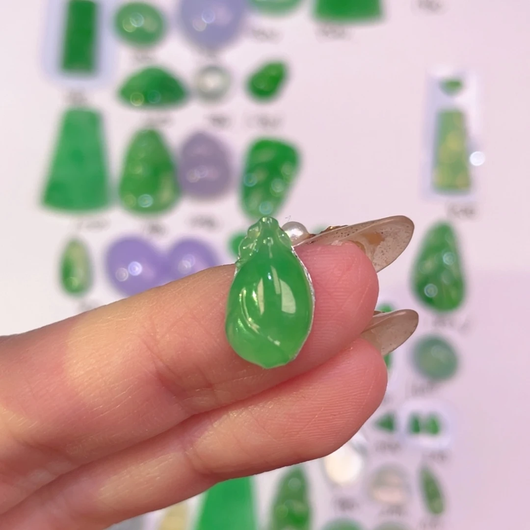 翡翠未镶嵌颈饰裸石