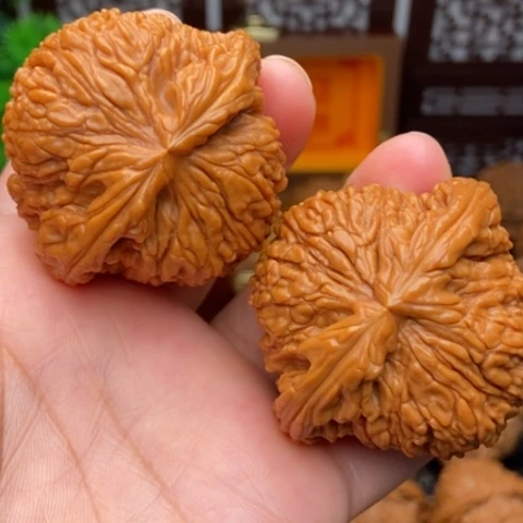 文玩核桃吊坠哇*哈南疆49.5全品