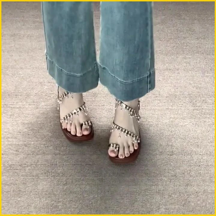 凉靴包头波西米亚度假风夹脚粗跟吊坠凉鞋女夏季蕾丝金色水钻罗马