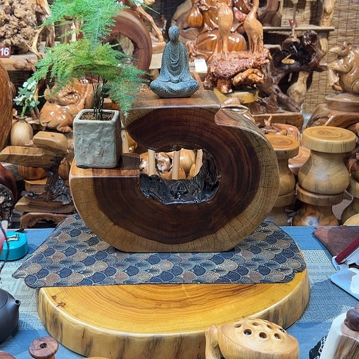 虞***馨香樟木香樟木摆件