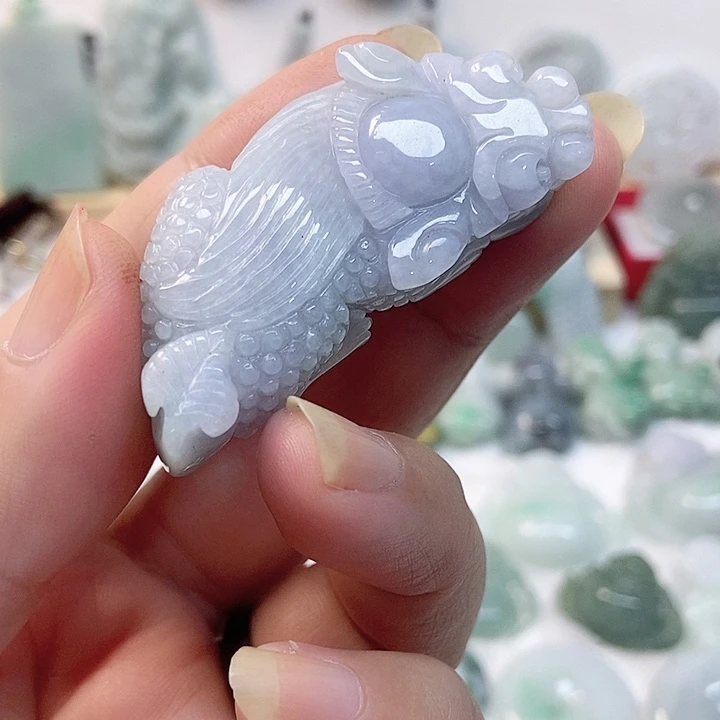 翡翠未镶嵌颈饰貔貅