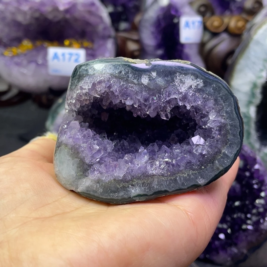 紫晶未镶嵌大型摆件（非配饰）