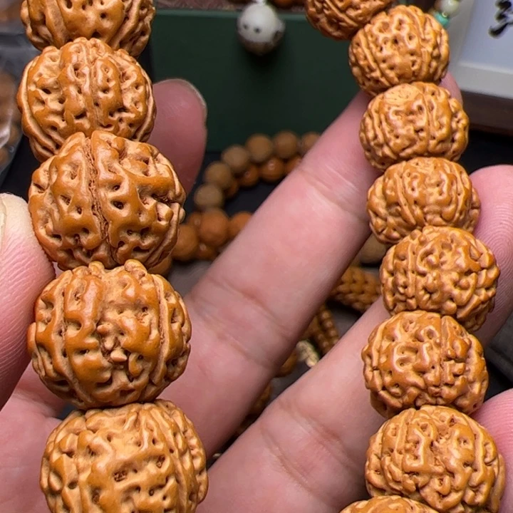 雨***林猴头核桃吊坠俄l辣椒