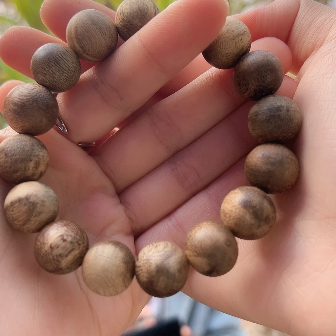 沉香手串海南料卡14，13克➕多样性发货一条