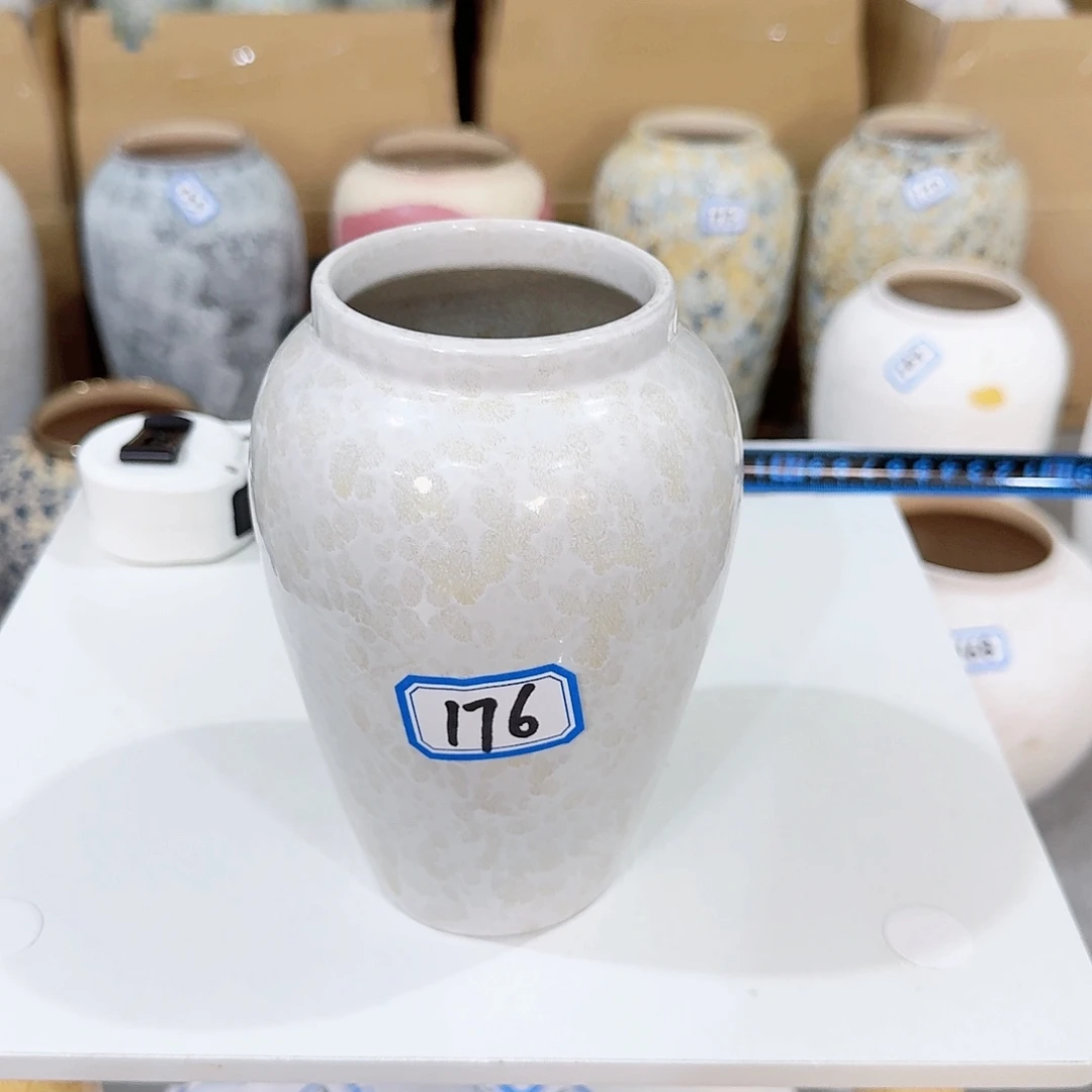 176号小花瓶高16厘米一个