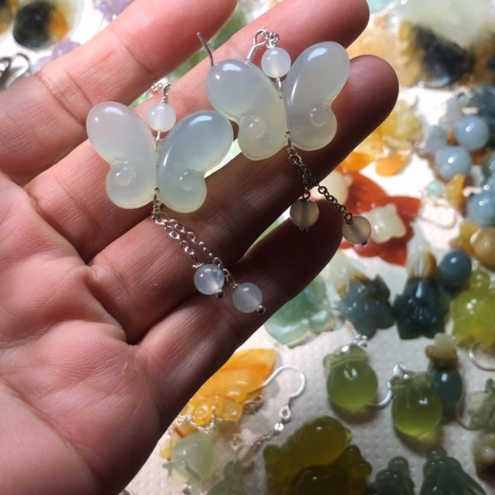 蛇纹石玉未镶嵌耳坠
