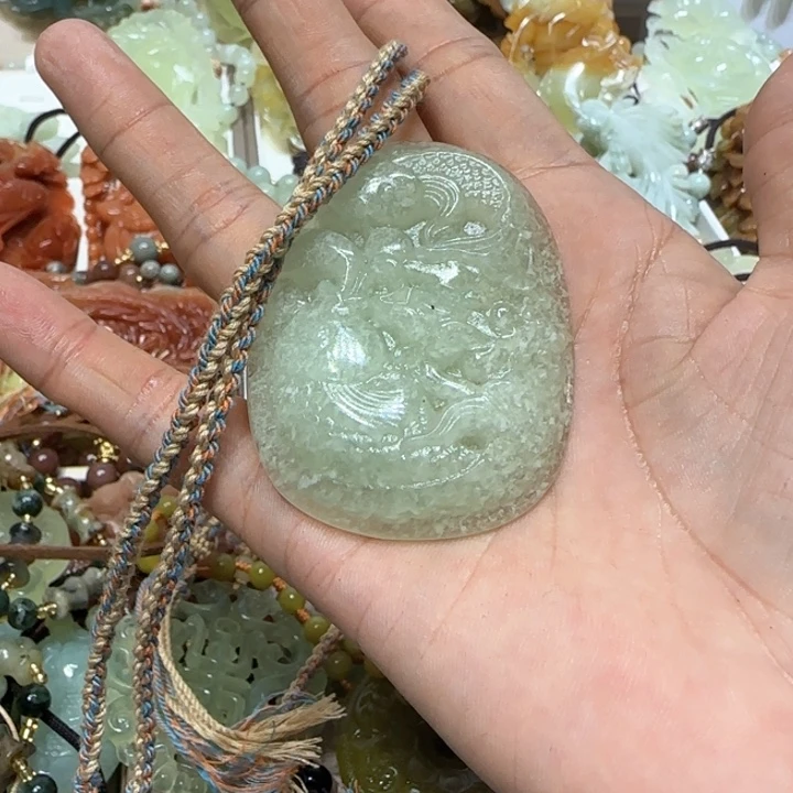 蛇纹石玉未镶嵌吊坠