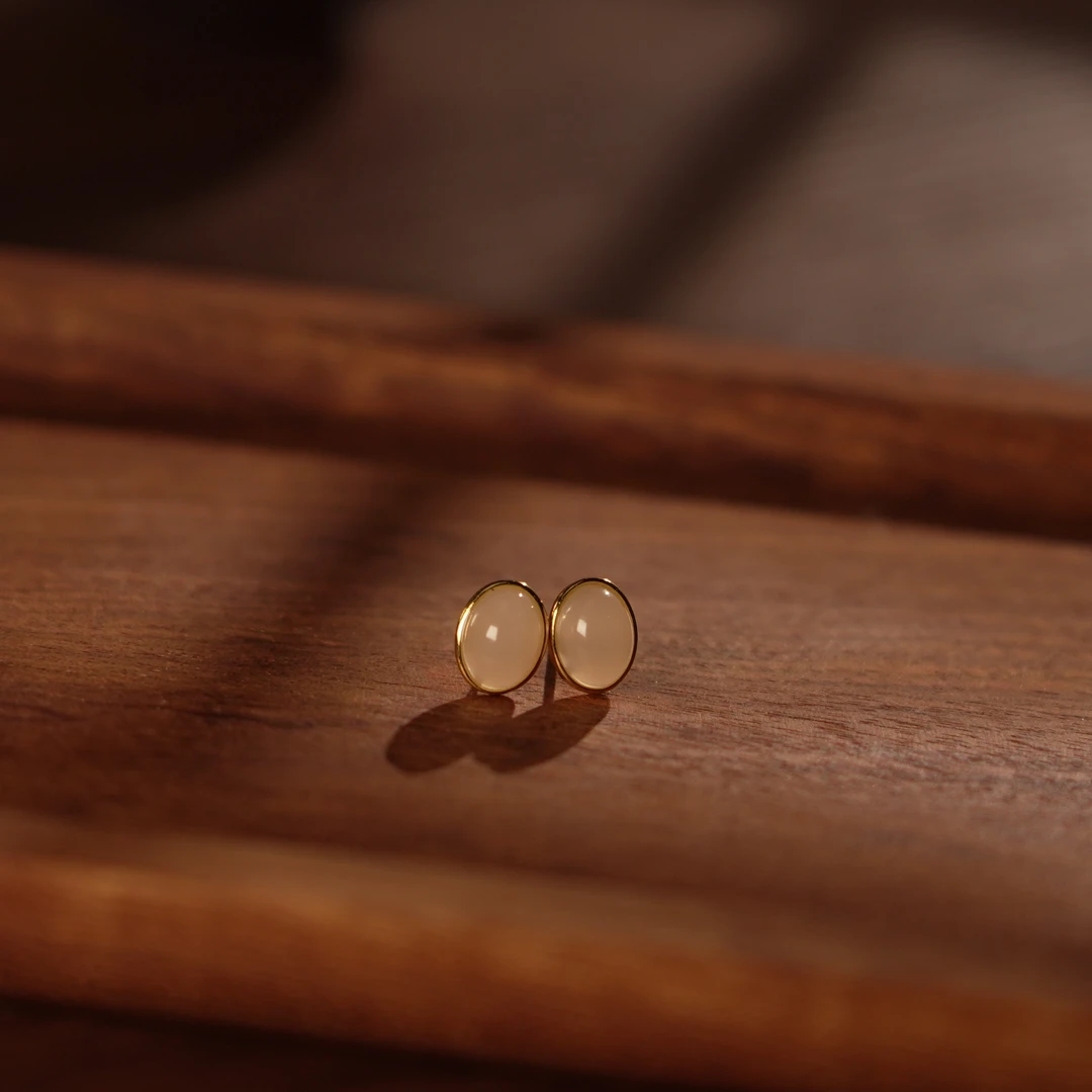 【睿泽赏宝】S925和田玉蛋面耳钉 7*5*2 BY3400