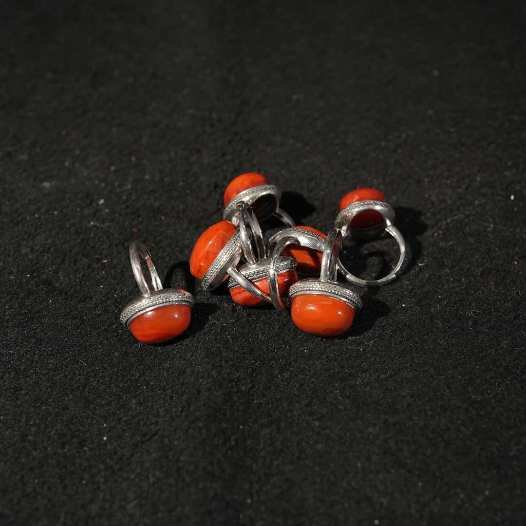 4.22香港王老板-南红镶嵌开口戒指多样性发一a3023