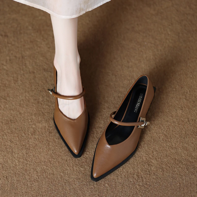 玛丽珍低跟鞋子女2025春夏季新款配裙子棕色尖头法式温柔女鞋单鞋