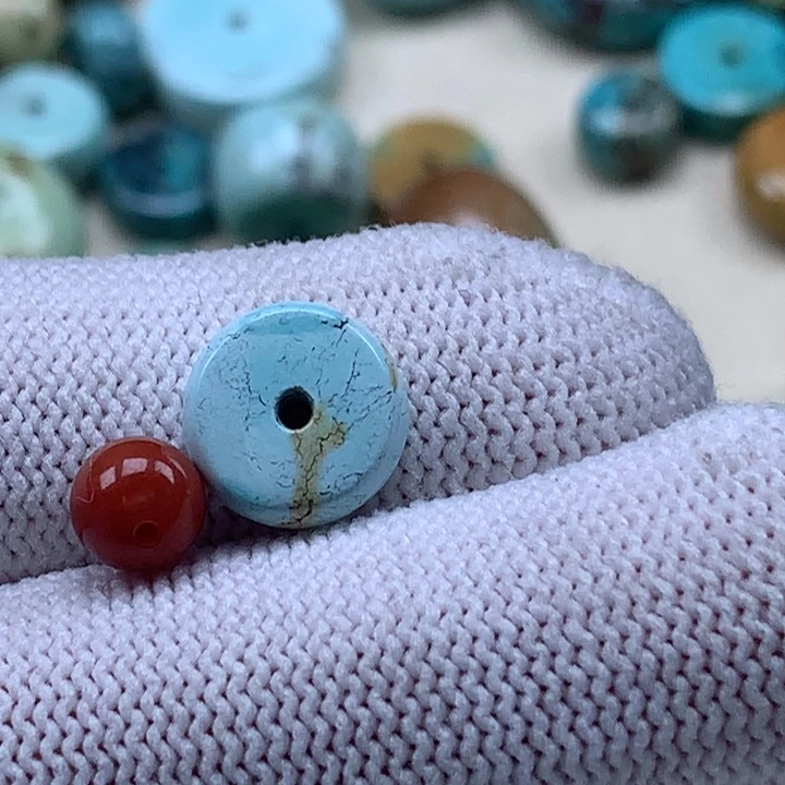 杨***丫南红玛瑙未镶嵌珠宝奇石