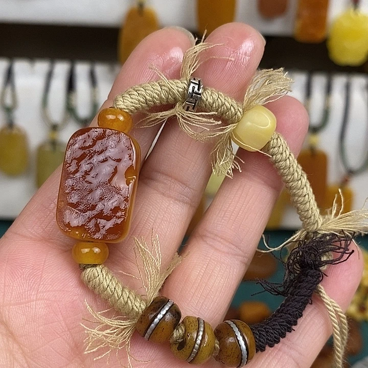 蜜蜡未镶嵌珠宝奇石手牌
