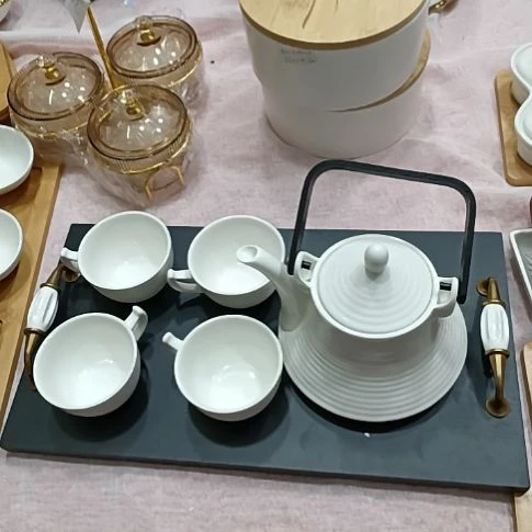 瓷一壶四杯一托盘