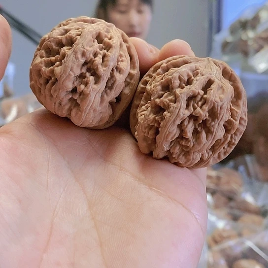 【闪购商品】把件文玩核桃41粗筋红皮