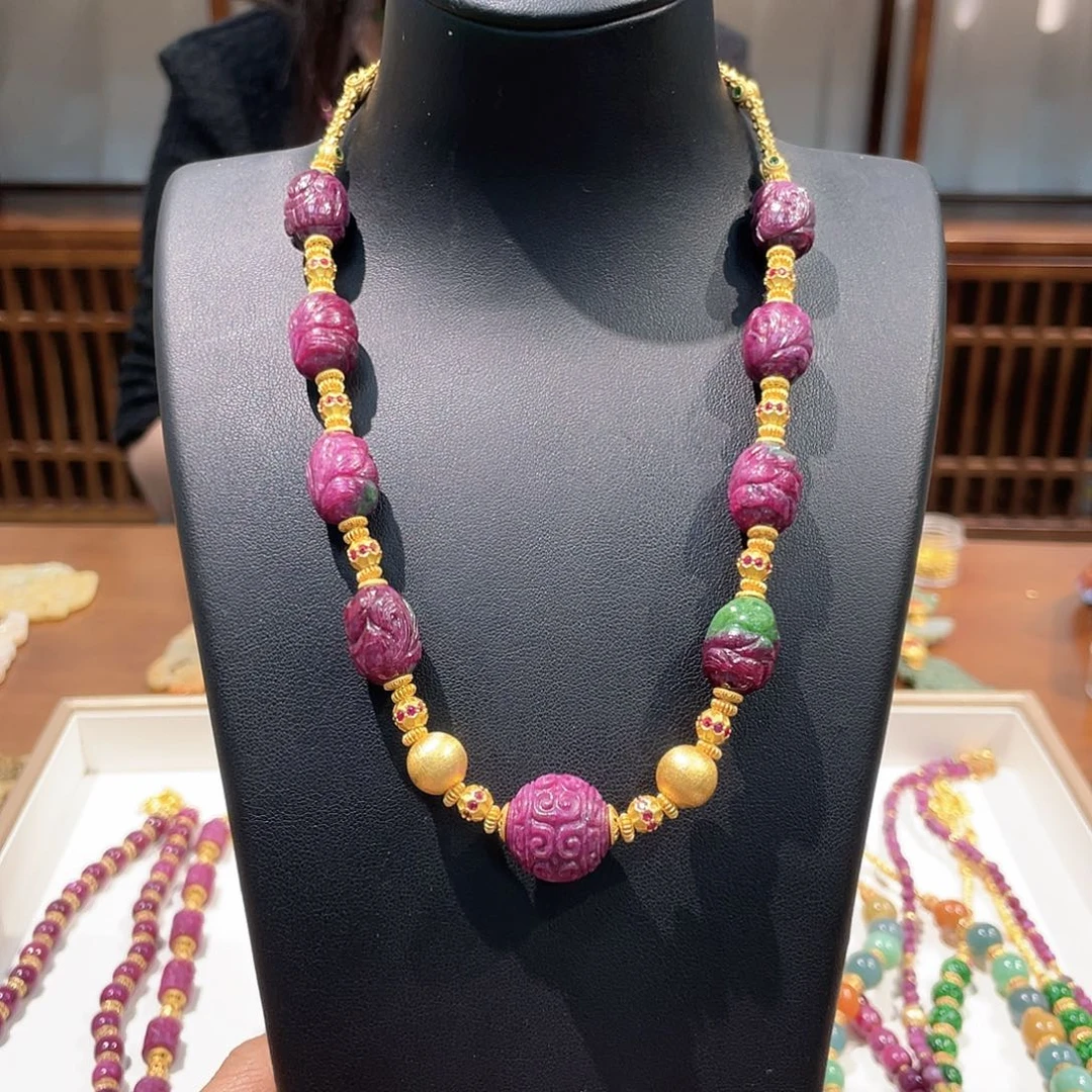 锦纶铁合金吊坠红宝