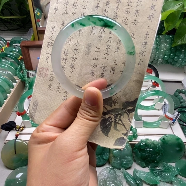 石英质玉未镶嵌手镯