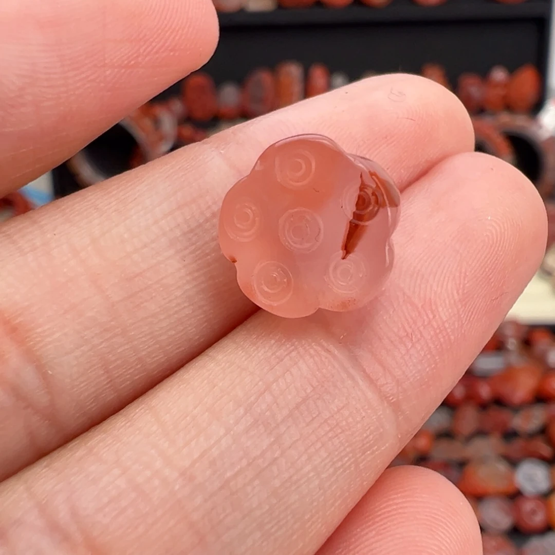 南红玛瑙未镶嵌颈饰莲蓬