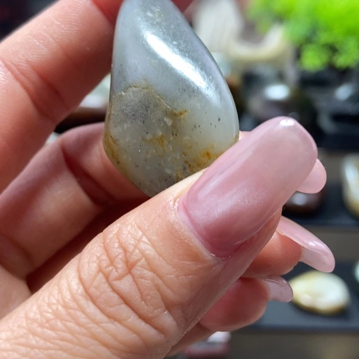 和田玉未镶嵌把件