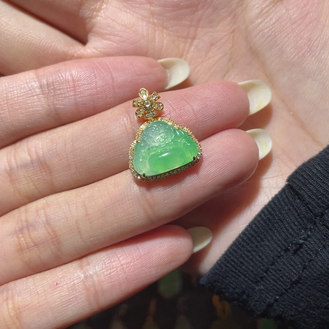 翡翠18K金镶嵌颈饰翡翠