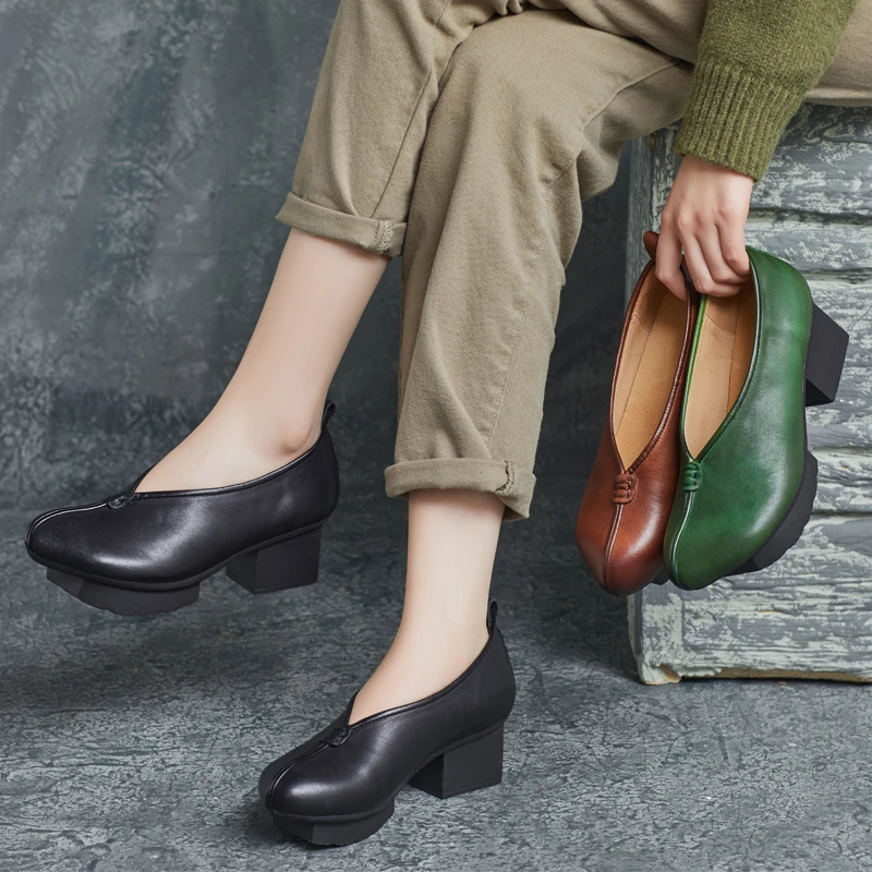 2025春季新款手工尖头真皮舒适粗跟中跟加厚防水台复古个性跟鞋2