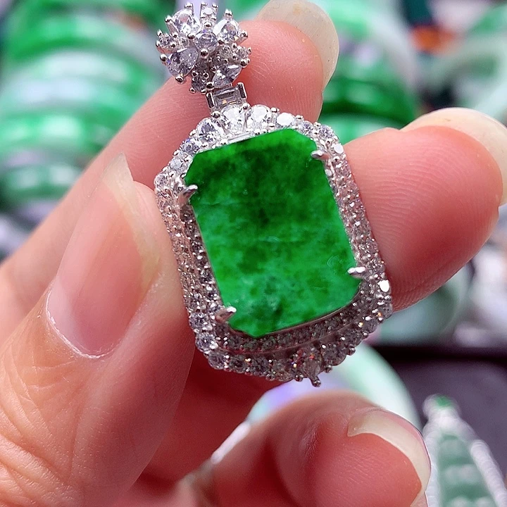 翡翠银S925镶嵌颈饰翡翠