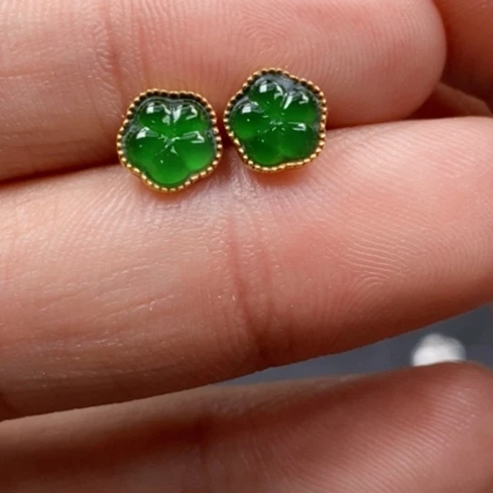 翡翠18K金镶嵌颈饰耳钉