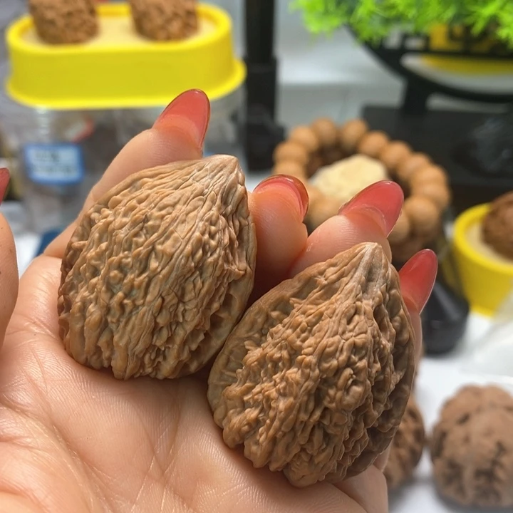 文玩核桃把件一*塔尖