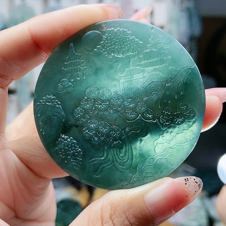 颈饰足铂镶嵌翡翠翡翠