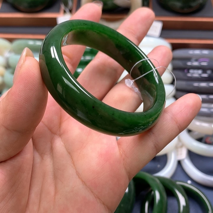 【闪购商品】未镶嵌手镯和田玉（碧玉）