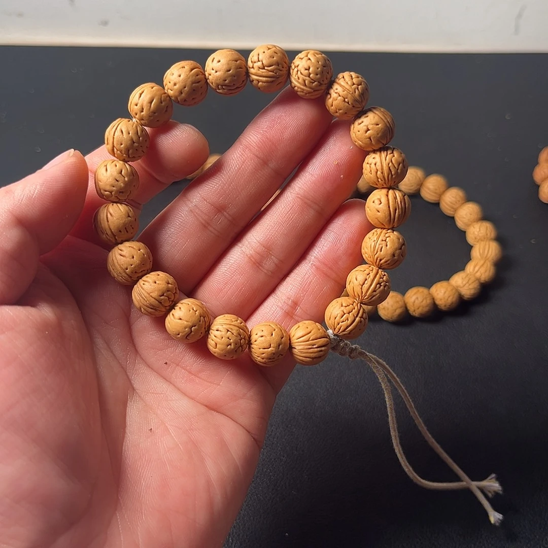 玩****磊落出品190红红火火