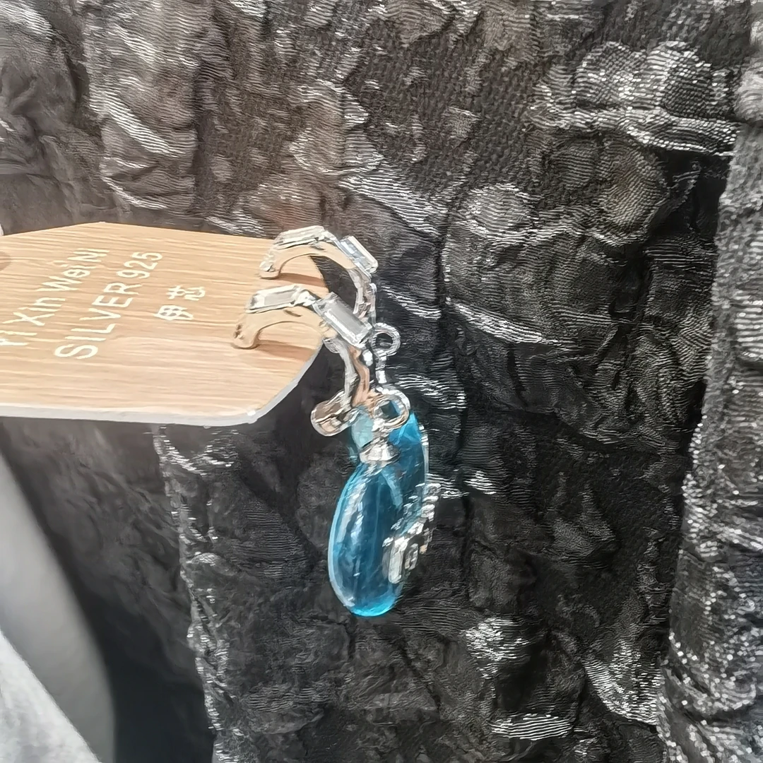F289蓝色冰透爱心m耳钉耳饰