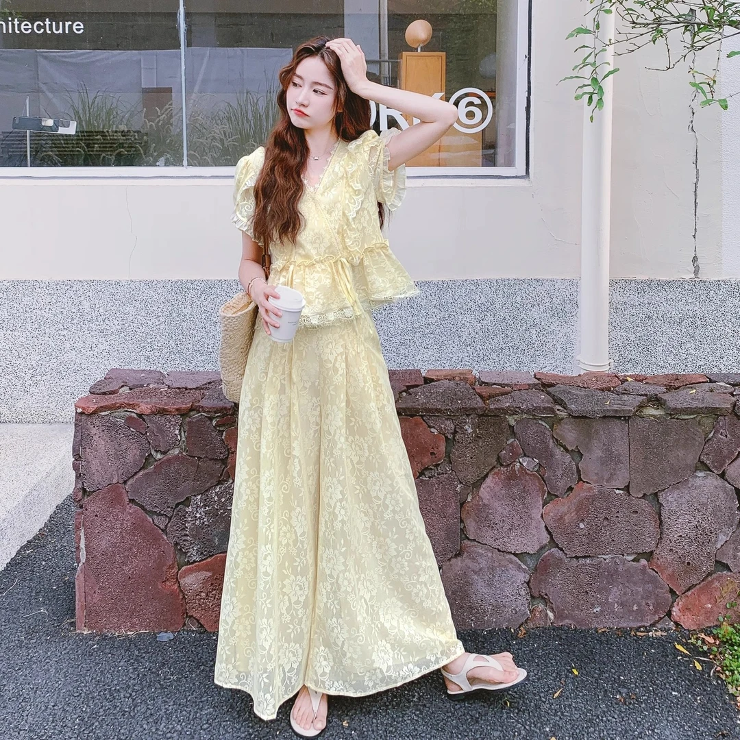 浪漫法式重工蕾丝拼接套装裤女2025夏季新款黄色上衣阔腿裤两件套