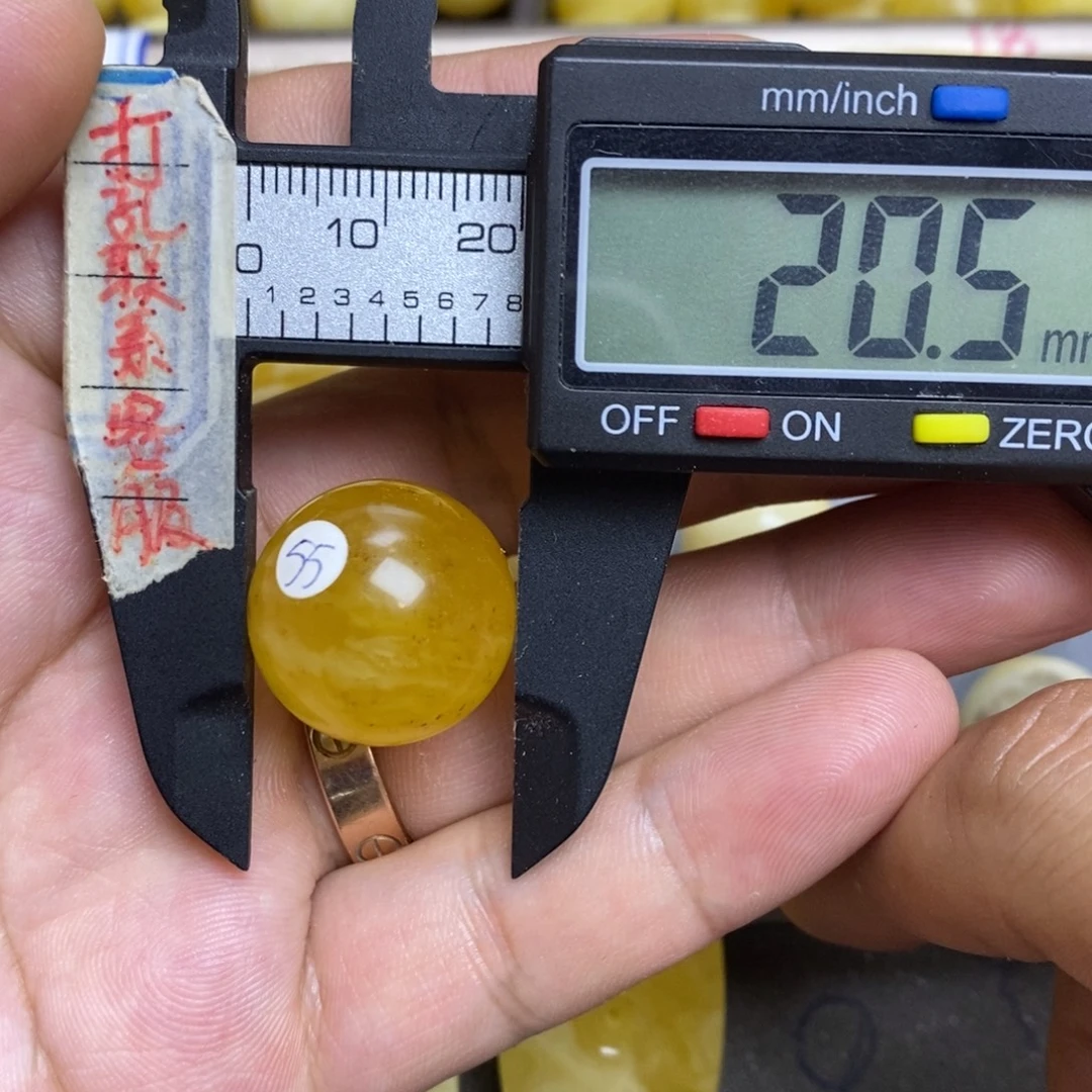 蜜蜡未镶嵌裸石20.5瑕疵圆珠默认直发