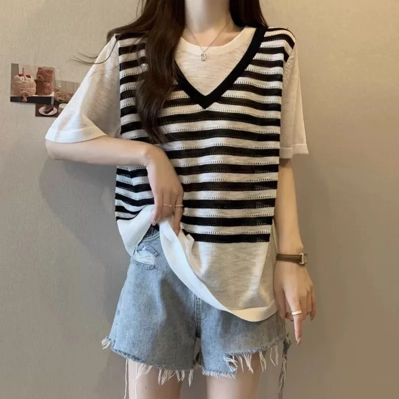 西木柒正肩V领短袖冰丝T恤夏装大码胖妹妹显瘦遮肚假两件条纹上衣