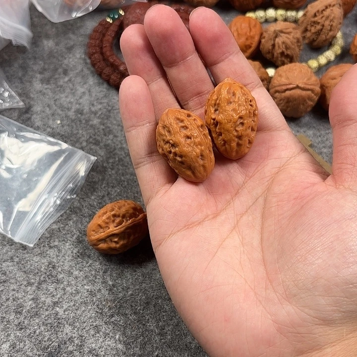 文玩核桃吊坠大瓜条