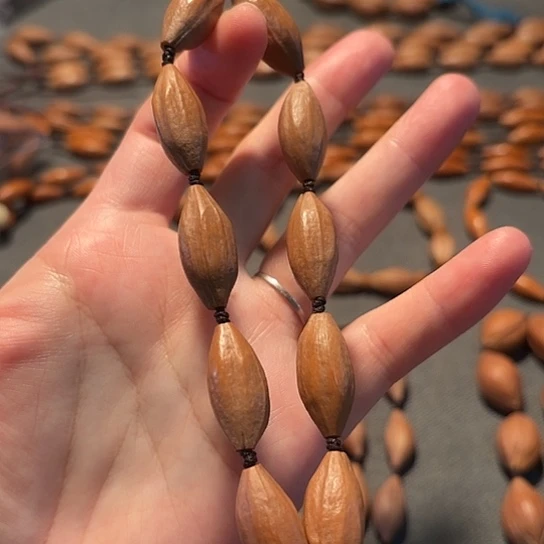 橄榄核手串/手链魑****、1.0小柳叶手持