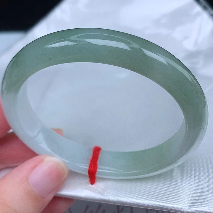 未镶嵌手镯（贵妃镯）翡翠天然