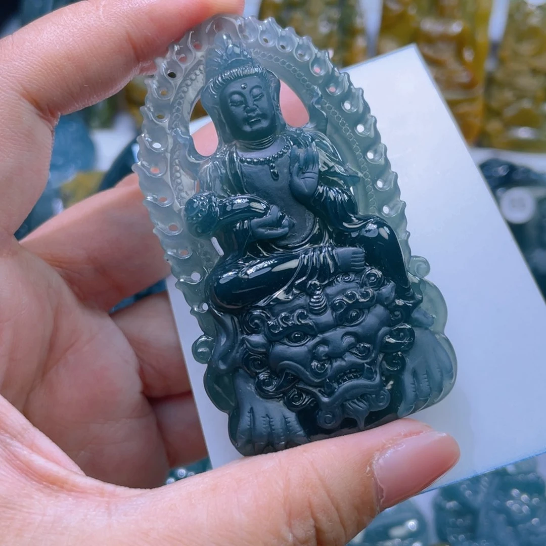 翡翠未镶嵌颈饰路*漫