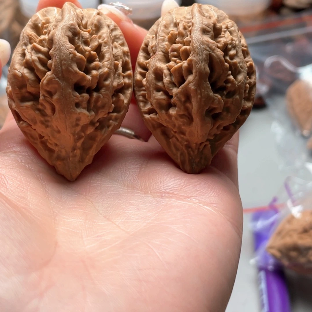 文玩核桃把件小楸香60瑕疵