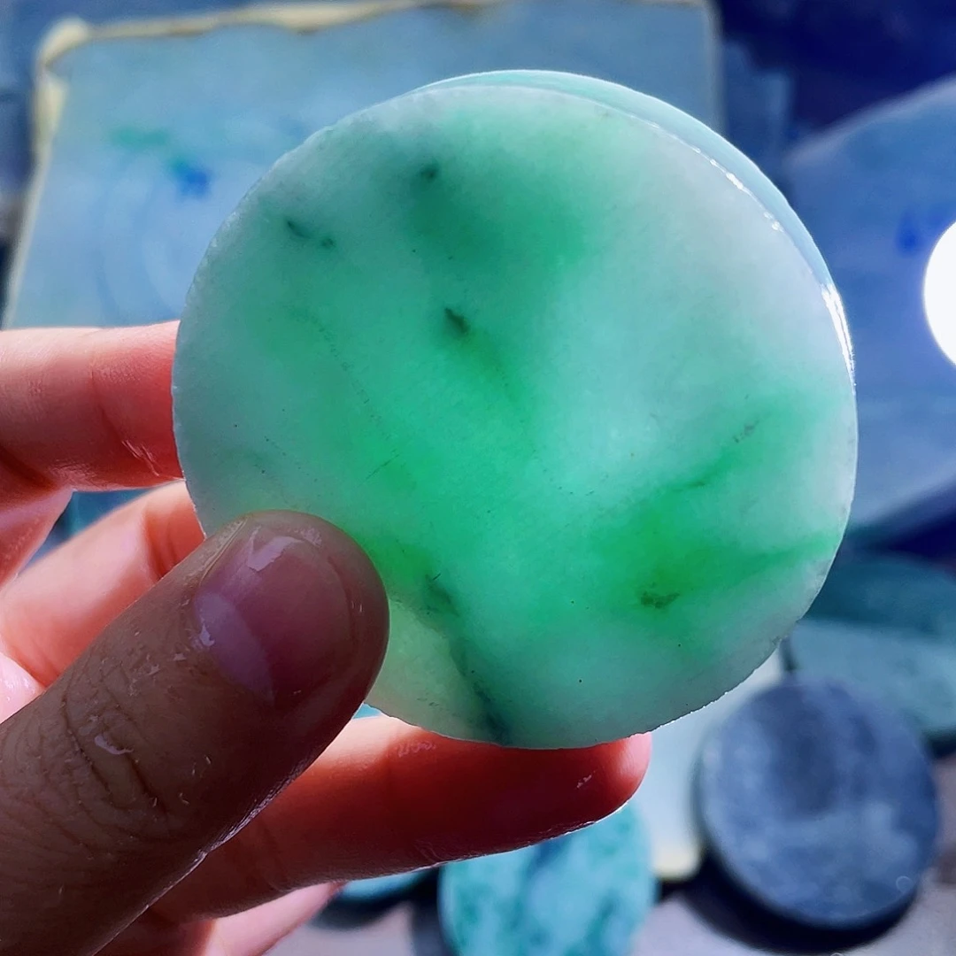 翡翠未镶嵌颈饰毛料5