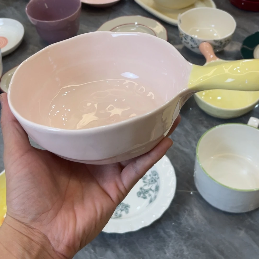 陶瓷微瑕餐具介意勿拍，满18飞！