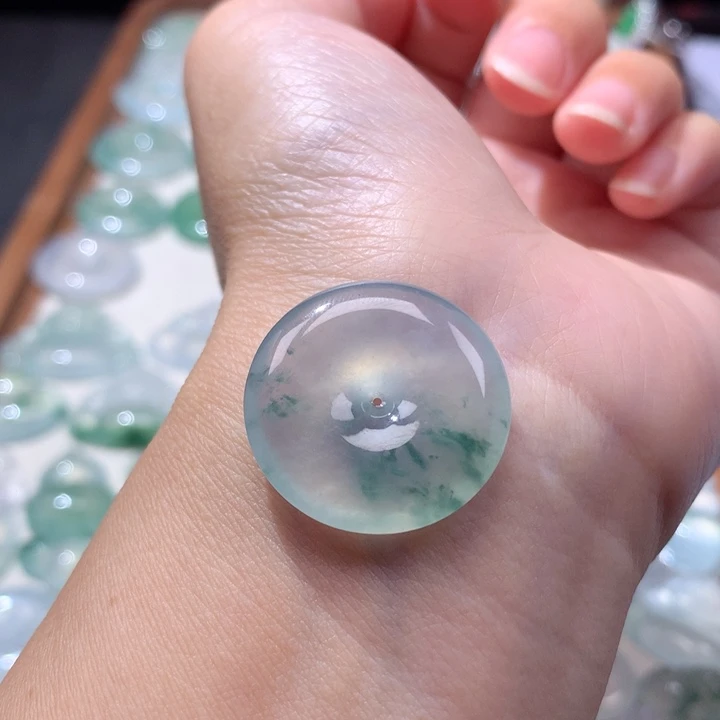 颈饰未镶嵌翡翠冰种飘花平安扣