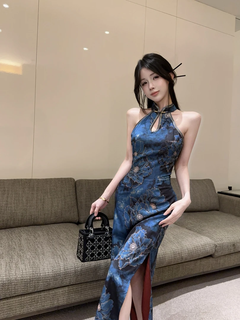 新中式国风绝美提花缎面挖肩设计感改良修身旗袍印花收腰连衣裙女