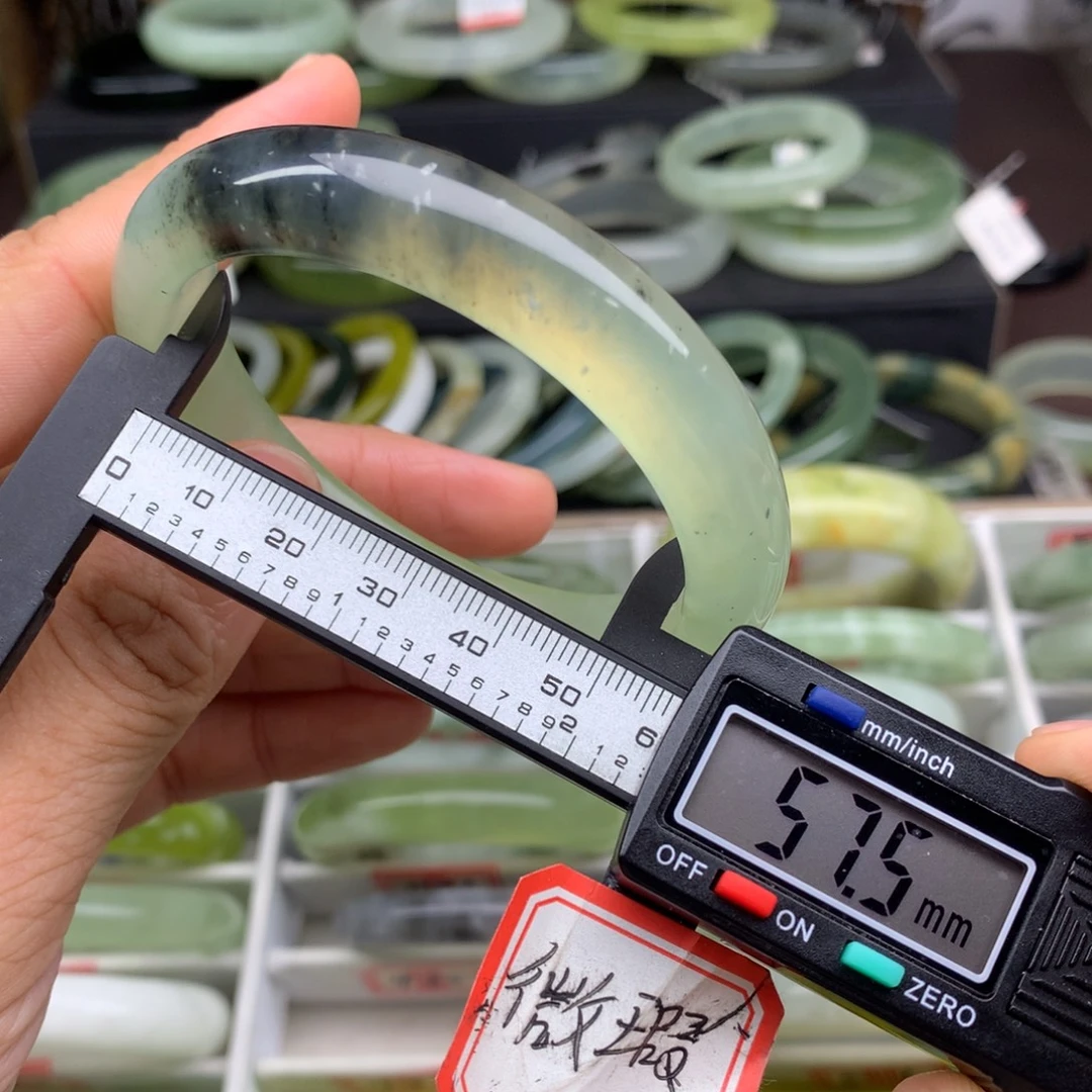 蛇纹石玉未镶嵌手镯495
