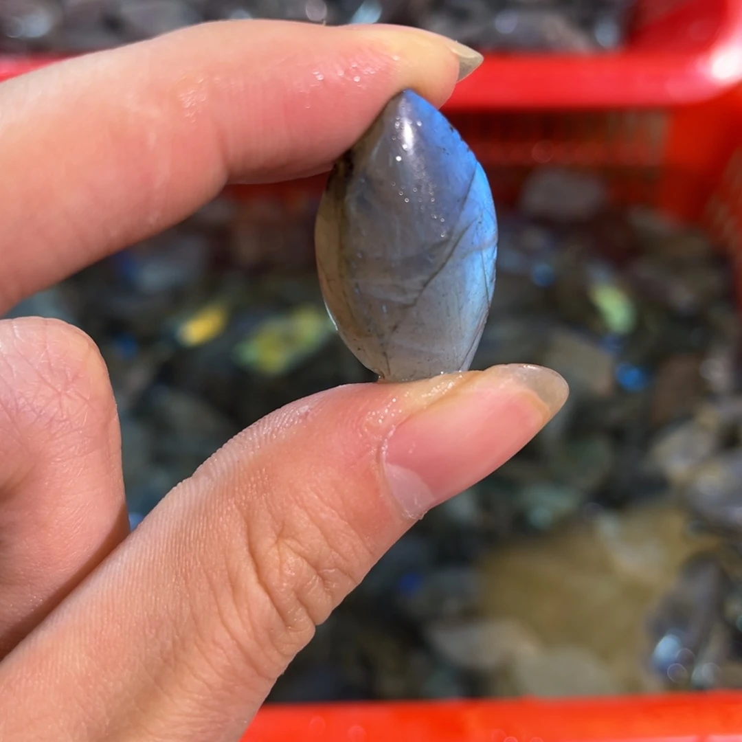 拉长石吊坠未镶嵌五*初