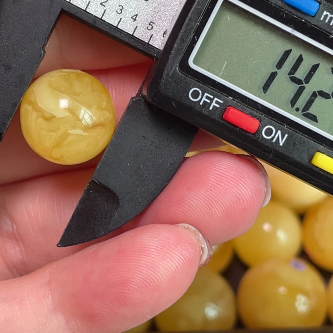 未镶嵌蜜蜡裸石16