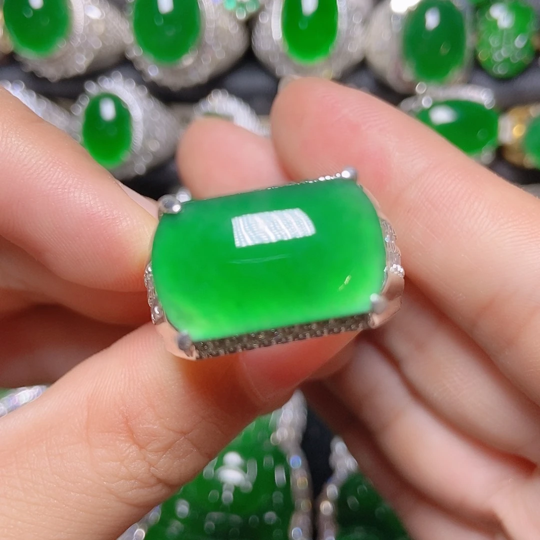 未镶嵌挂件翡翠马鞍