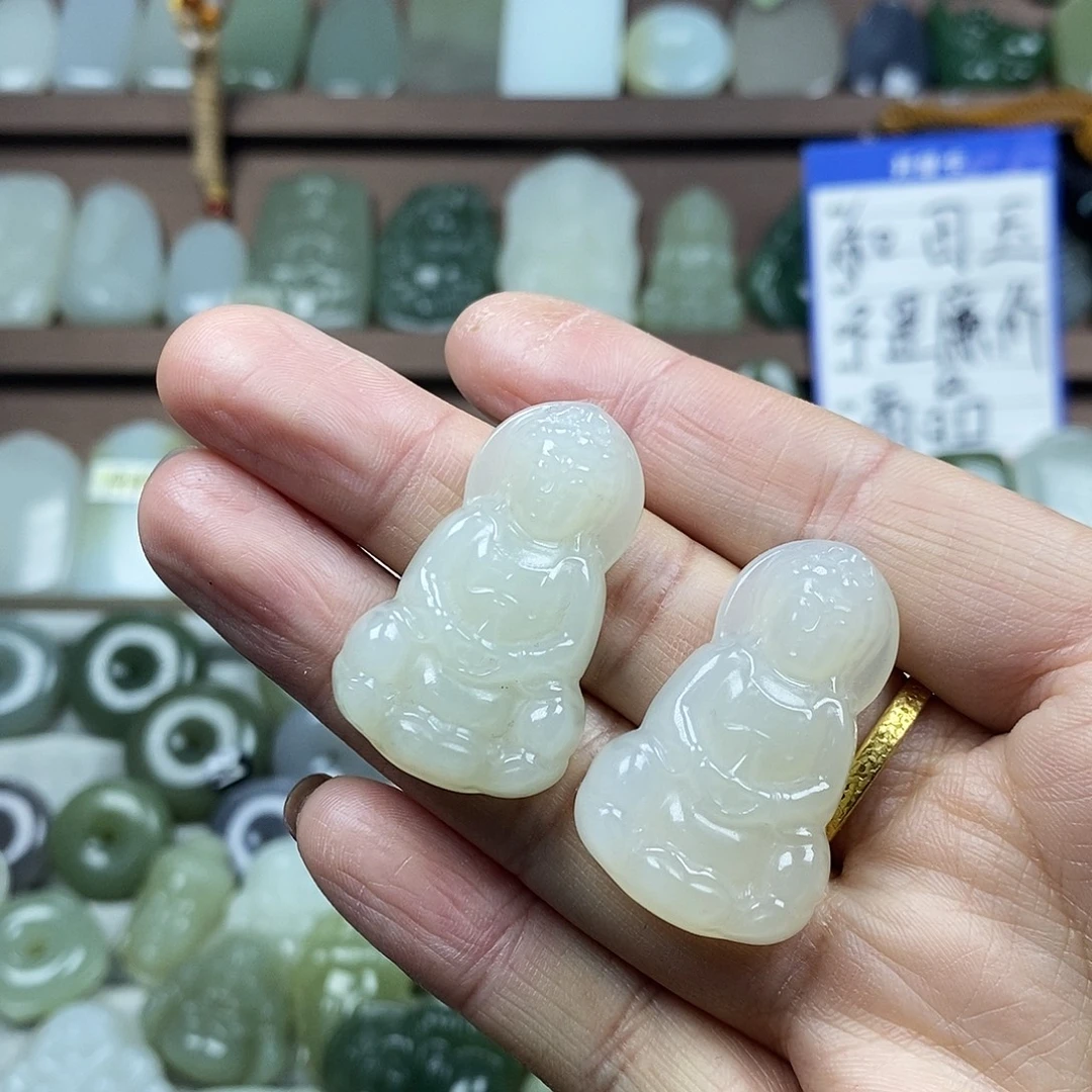 和田玉未镶嵌颈饰观音多样性发1件