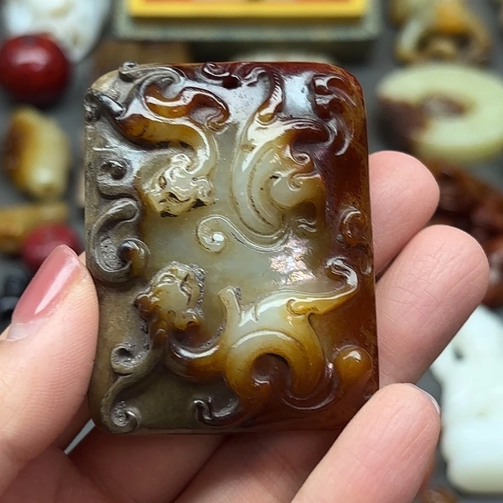 六***顺和田玉未镶嵌颈饰